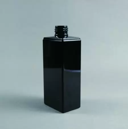 Czarna butelka prostokątna